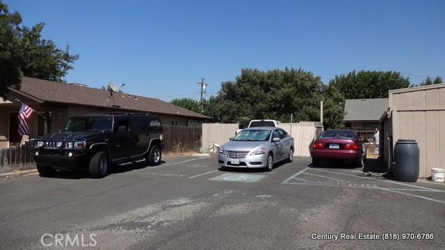 537 W Pine Street Property Photo 3