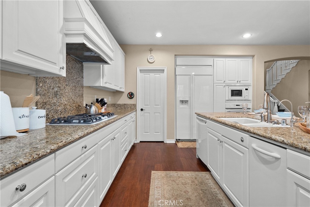 26163 Shadow Rock Lane Property Photo 17