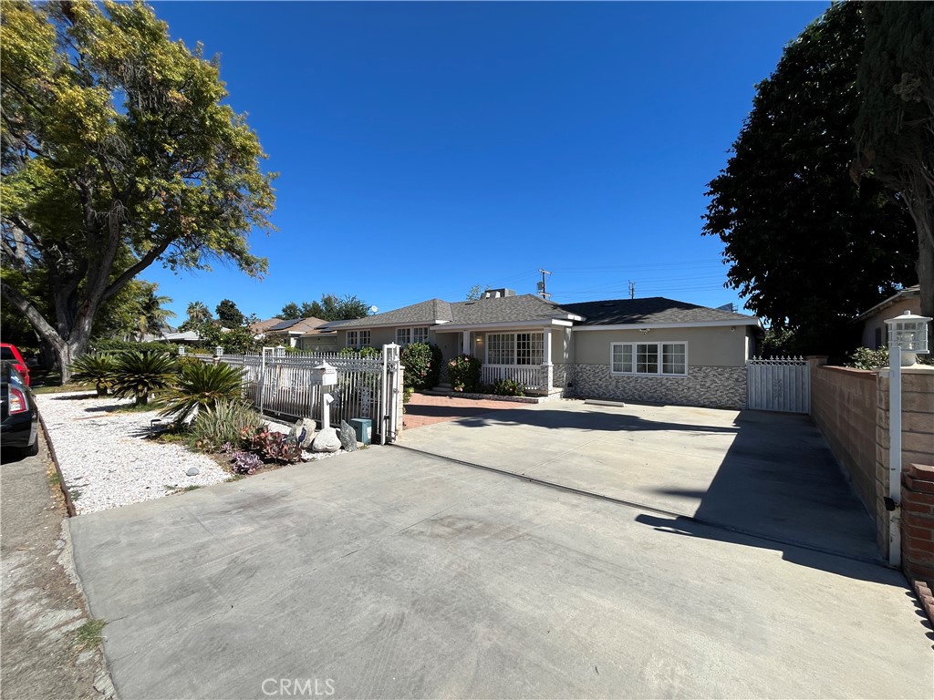 8334 Aura Property Photo 1