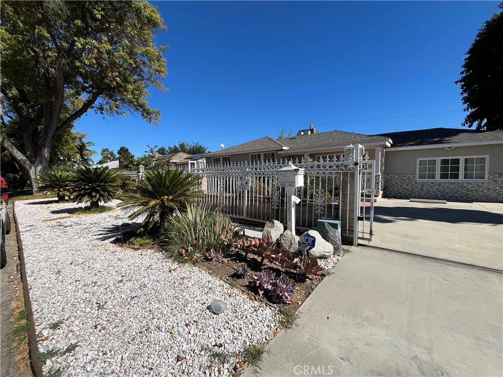 8334 Aura Property Photo 2