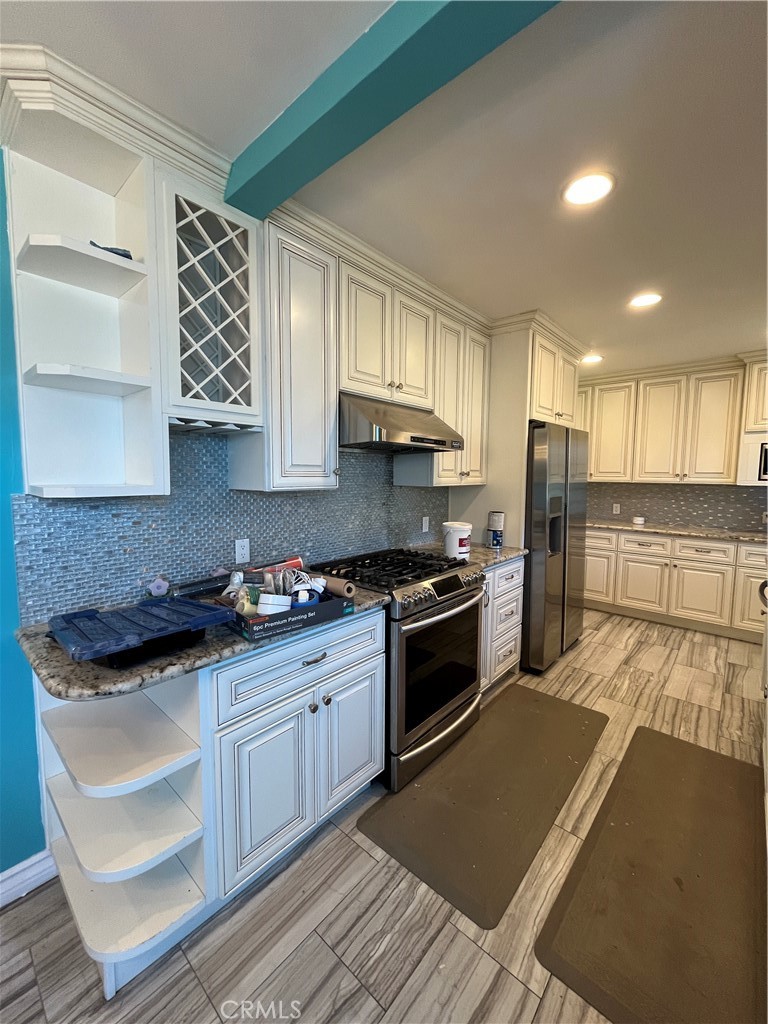 8334 Aura Property Photo 7