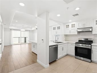 1598 Long Beach 407 Property Photo 1