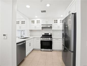 1598 Long Beach 407 Property Photo 2