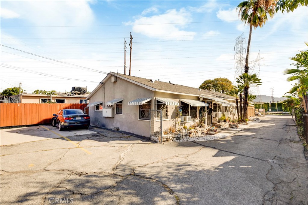 6727 Camellia Avenue Property Photo 1