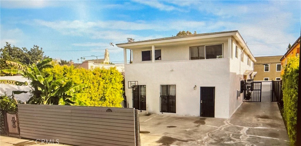 2804 S Norton Avenue Property Photo 1