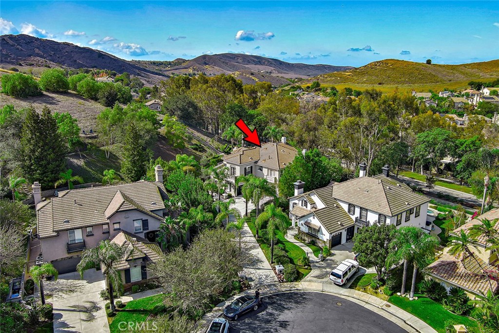 525 Oak Tree Court Property Photo 1