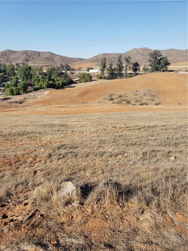 14 E Franklin Property Photo 1