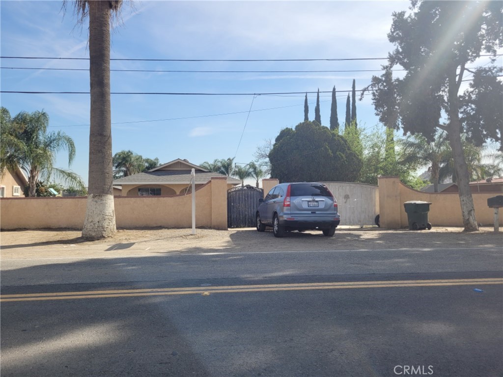 5258 El Rivino Road Property Photo 1