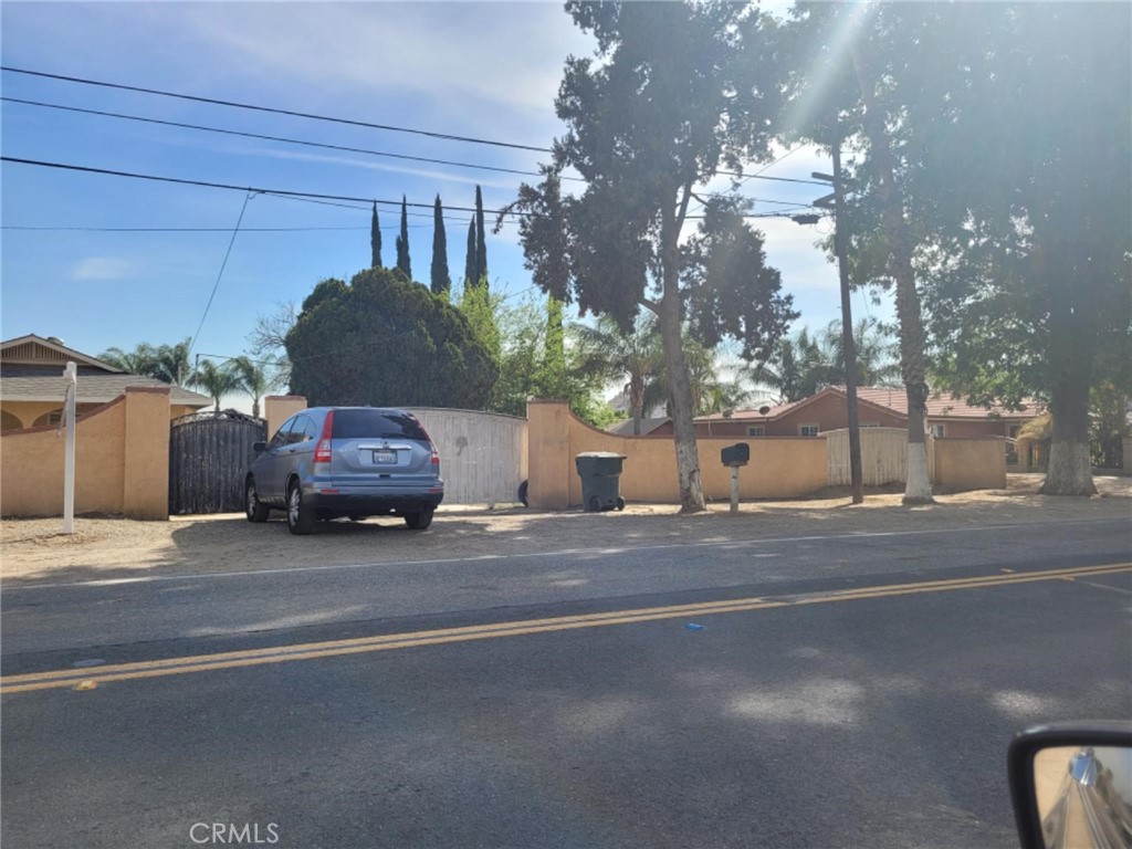 5258 El Rivino Road Property Photo 2