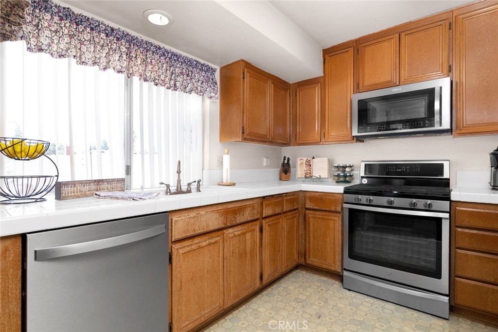 25645 Delphinium Avenue Property Photo 18