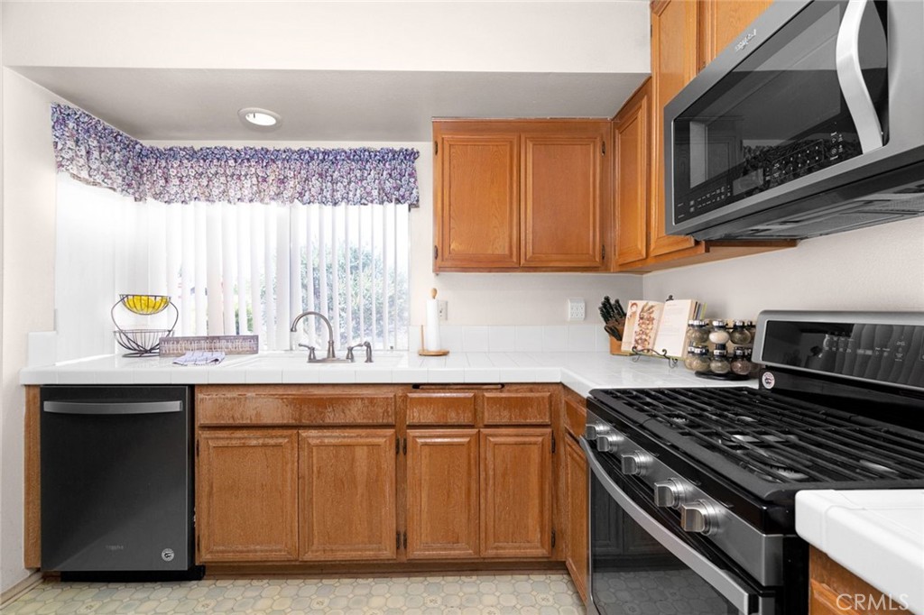 25645 Delphinium Avenue Property Photo 19