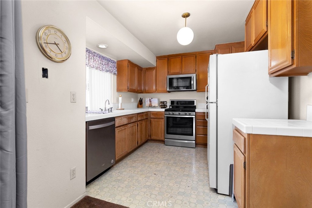 25645 Delphinium Avenue Property Photo 20