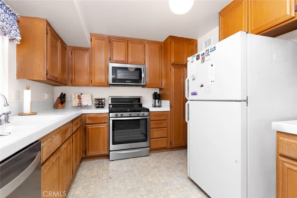 25645 Delphinium Avenue Property Photo 21