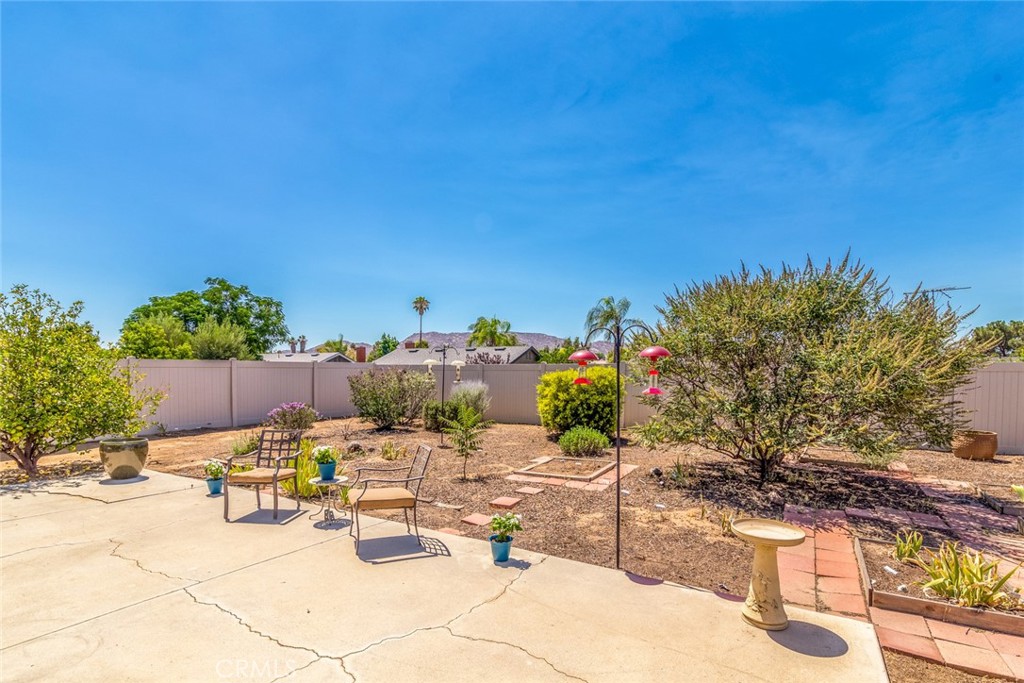 25645 Delphinium Avenue Property Photo 31