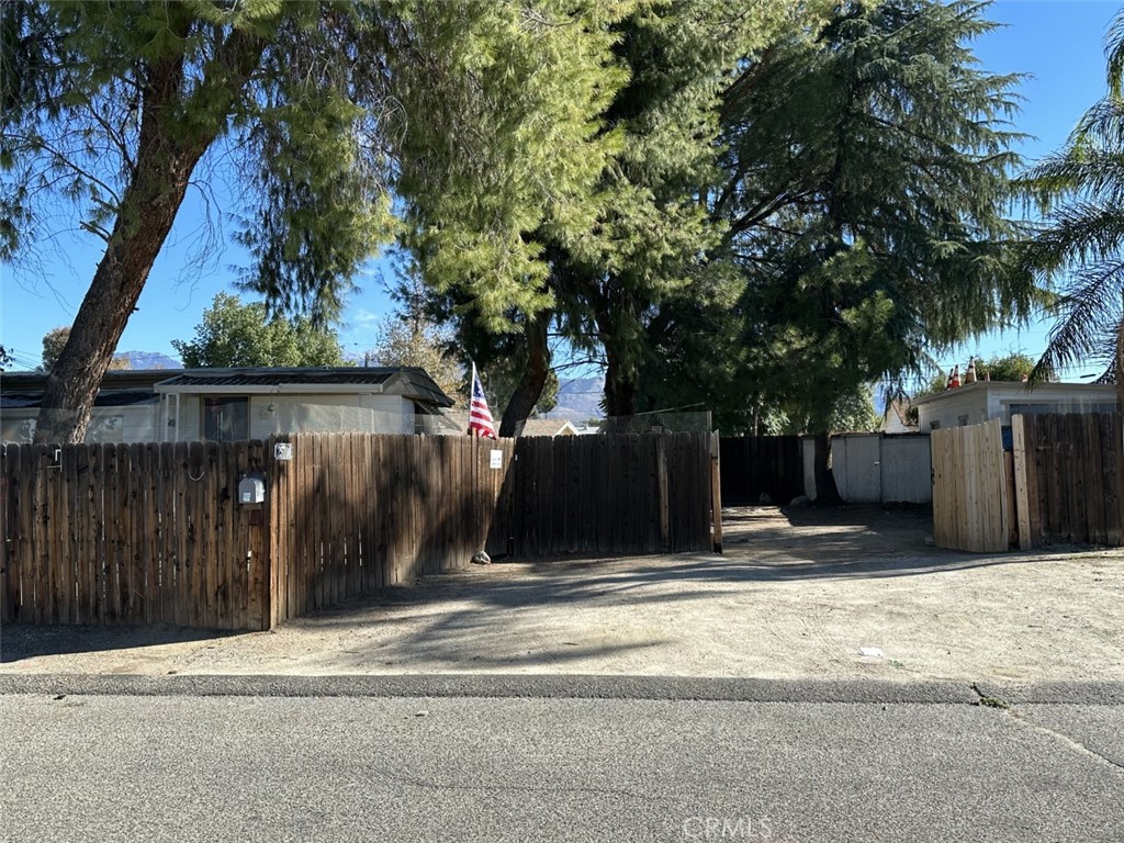 25700 6th Street Property Photo 2