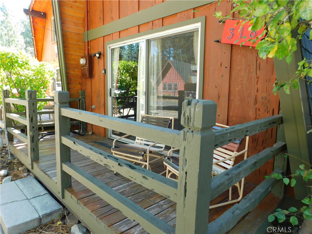 318 W Sherwood Boulevard Property Photo 8