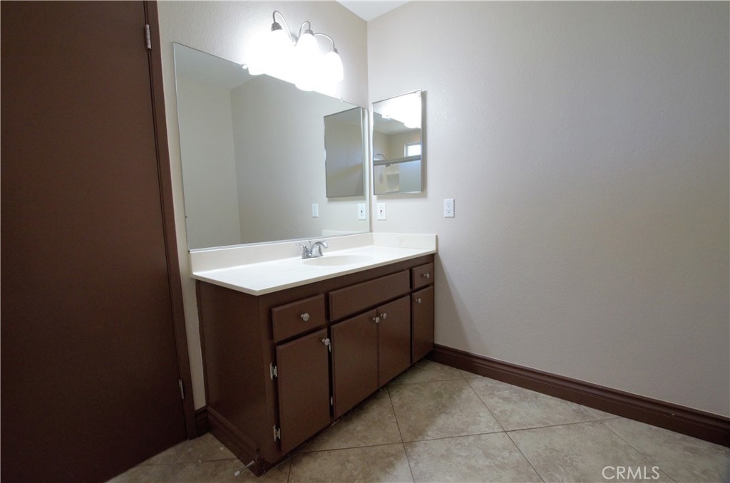 25189 Monroe Avenue Property Photo 22