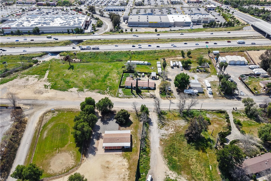 25189 Monroe Avenue Property Photo 4