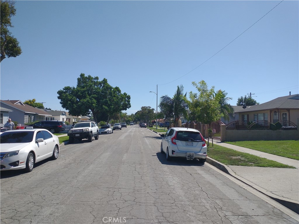 15406 Dumont Avenue Property Photo 2