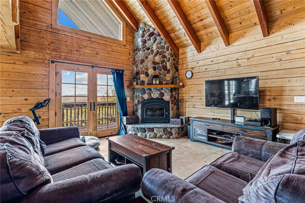 17180 Mile High Road Property Photo 3