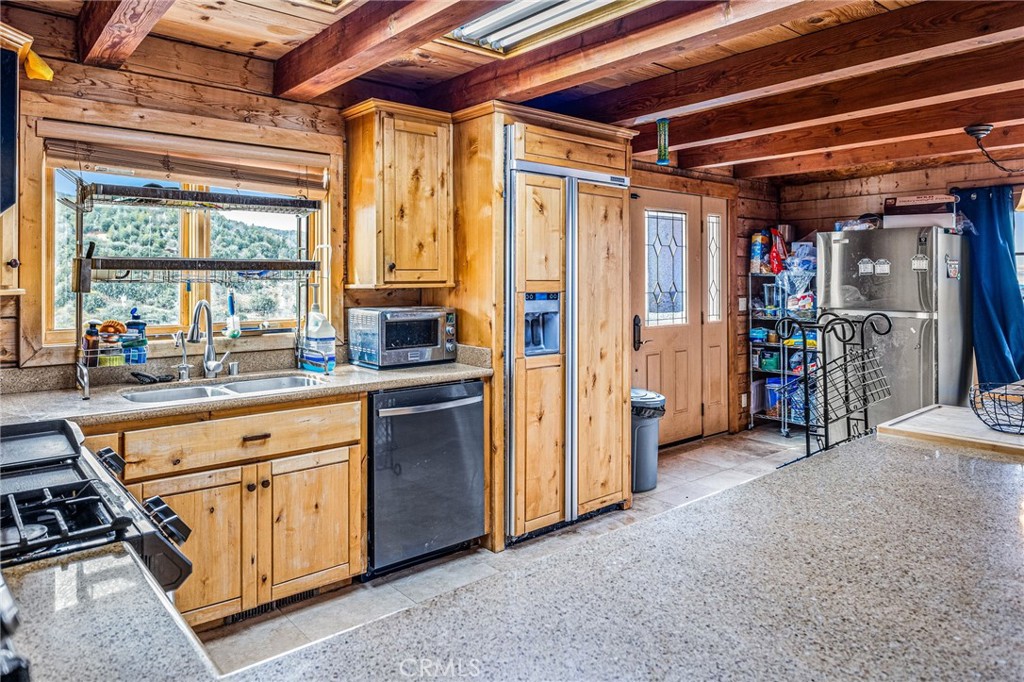 17180 Mile High Road Property Photo 6
