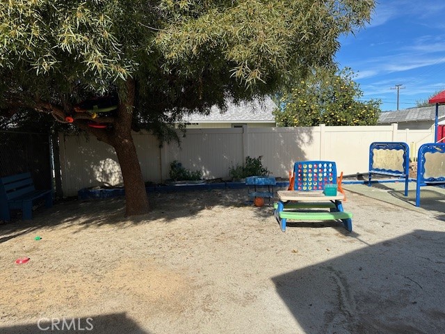 41861 Acacia Avenue Property Photo 32