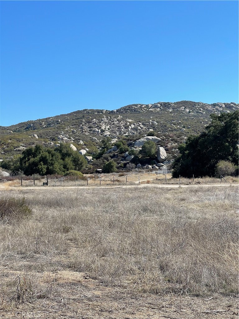 1718 Milpas Road Property Photo 3