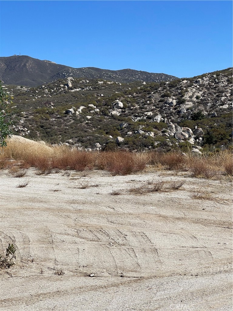 1718 Milpas Road Property Photo 12