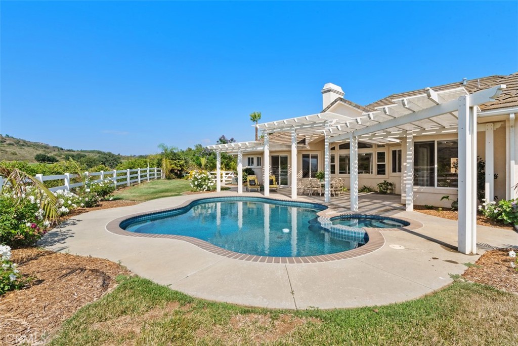23505 Carancho Road Property Photo 4