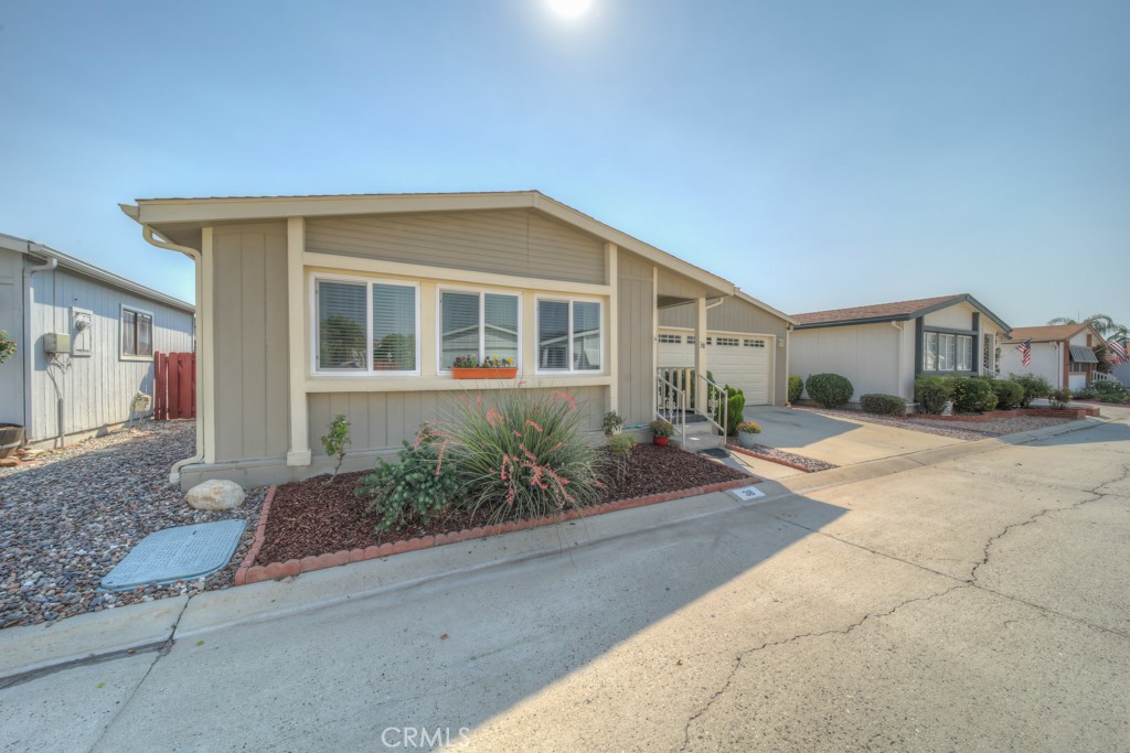 27250 Murrieta Road 38 Property Photo 2