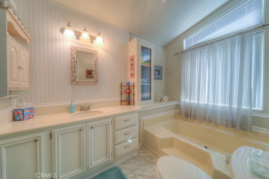 27250 Murrieta Road 38 Property Photo 16