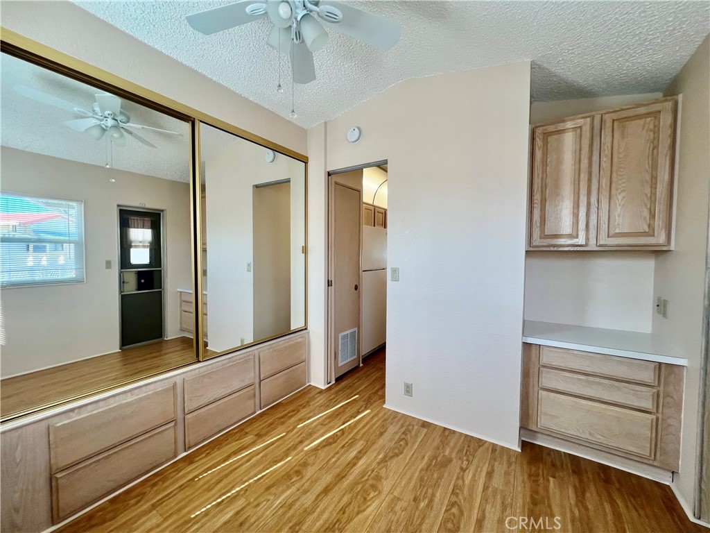 1295 S Cawston Avenue 175 Property Photo 12