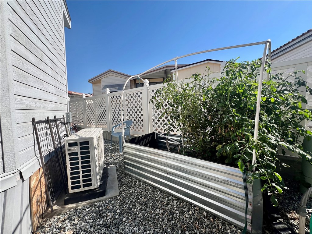 1295 S Cawston Avenue 175 Property Photo 19