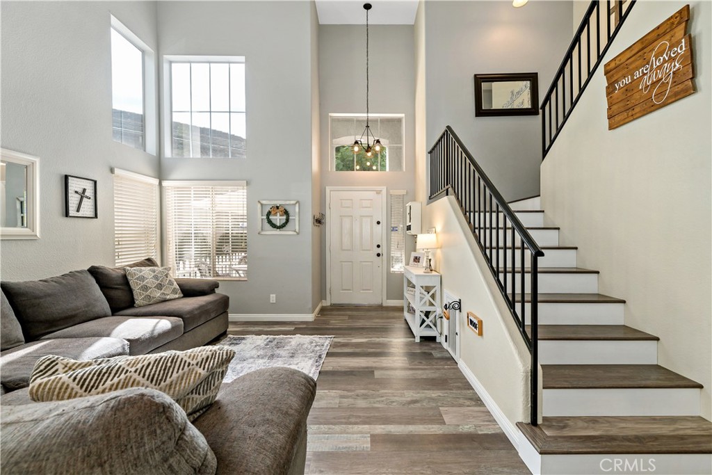 39802 De Vendome Court Property Photo 4