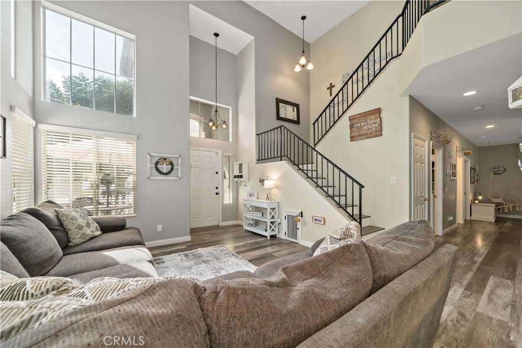 39802 De Vendome Court Property Photo 8