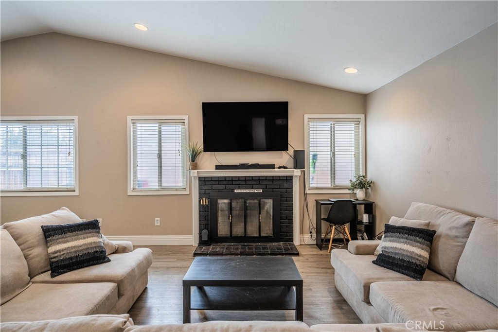936 Lake Meadow Court Property Photo 7
