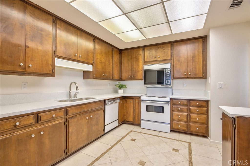 26050 Bonita Vista Court Court Property Photo 11