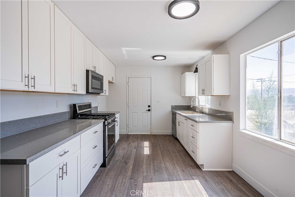 73163 Sun Valley Drive Property Photo 4