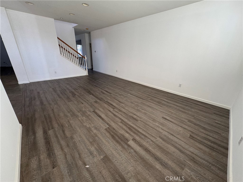 1665 Valley Falls Avenue Property Photo 4