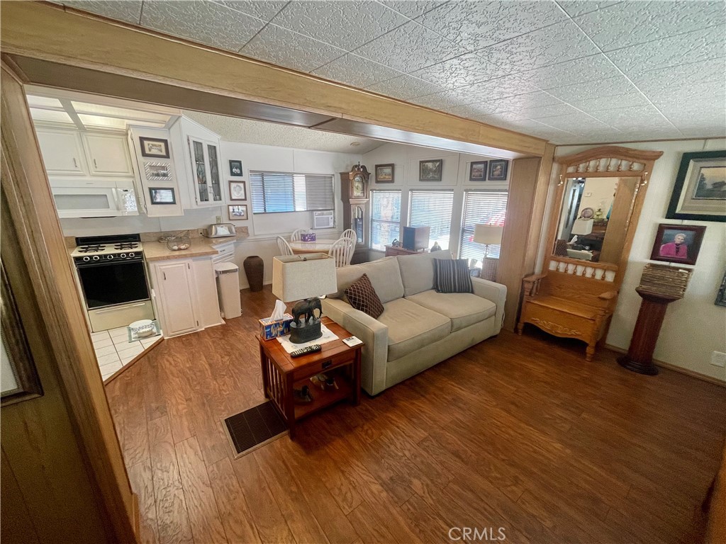 833 Chestnut Drive Property Photo 8