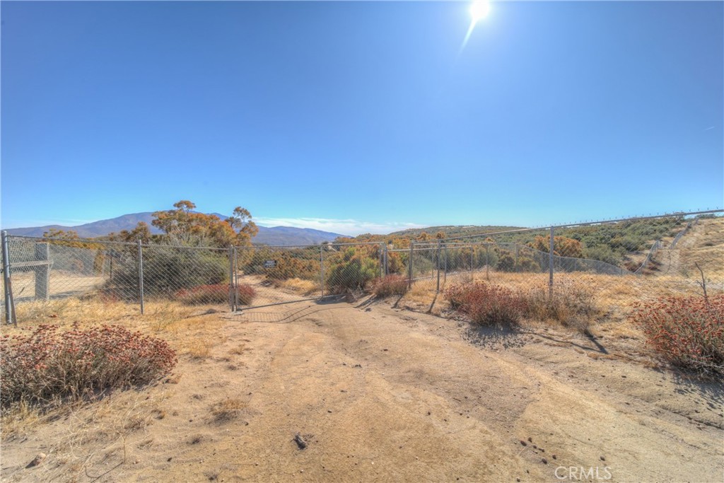 0 Table Mountain Truck Trail Property Photo 2