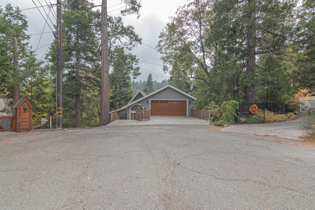 174 Hillcrest Court Property Photo 10