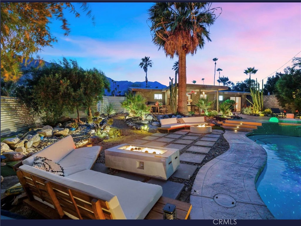 2466 N Girasol Avenue Property Photo 2
