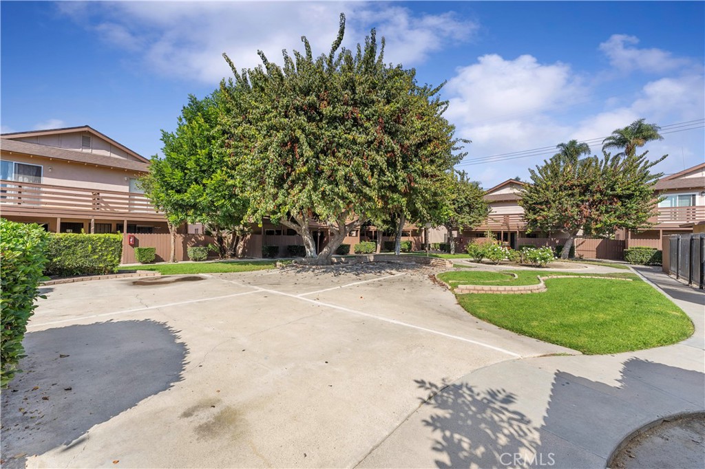 2122 S Acama Street 2122 Property Photo 4