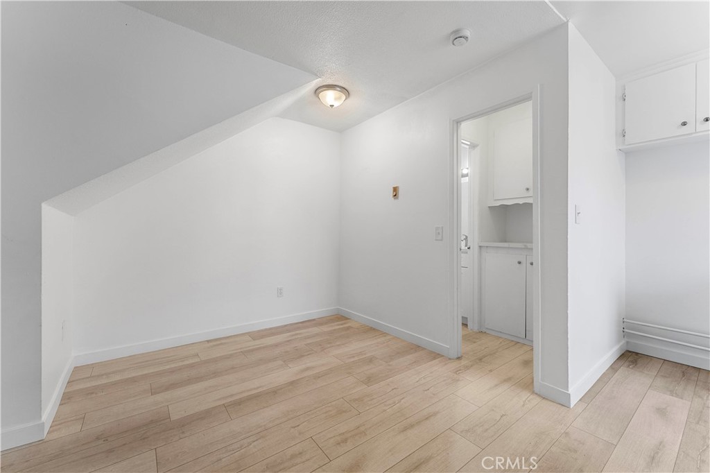 2122 S Acama Street 2122 Property Photo 9