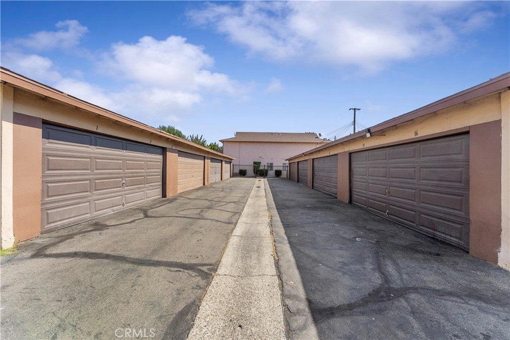 2122 S Acama Street 2122 Property Photo 10