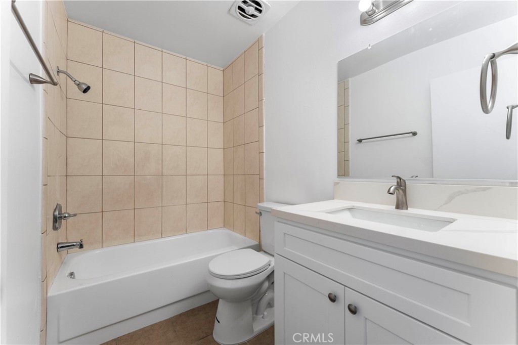 2122 S Acama Street 2122 Property Photo 17