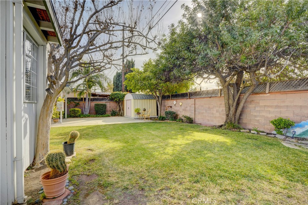 7115 Park Manor Avenue Property Photo 2