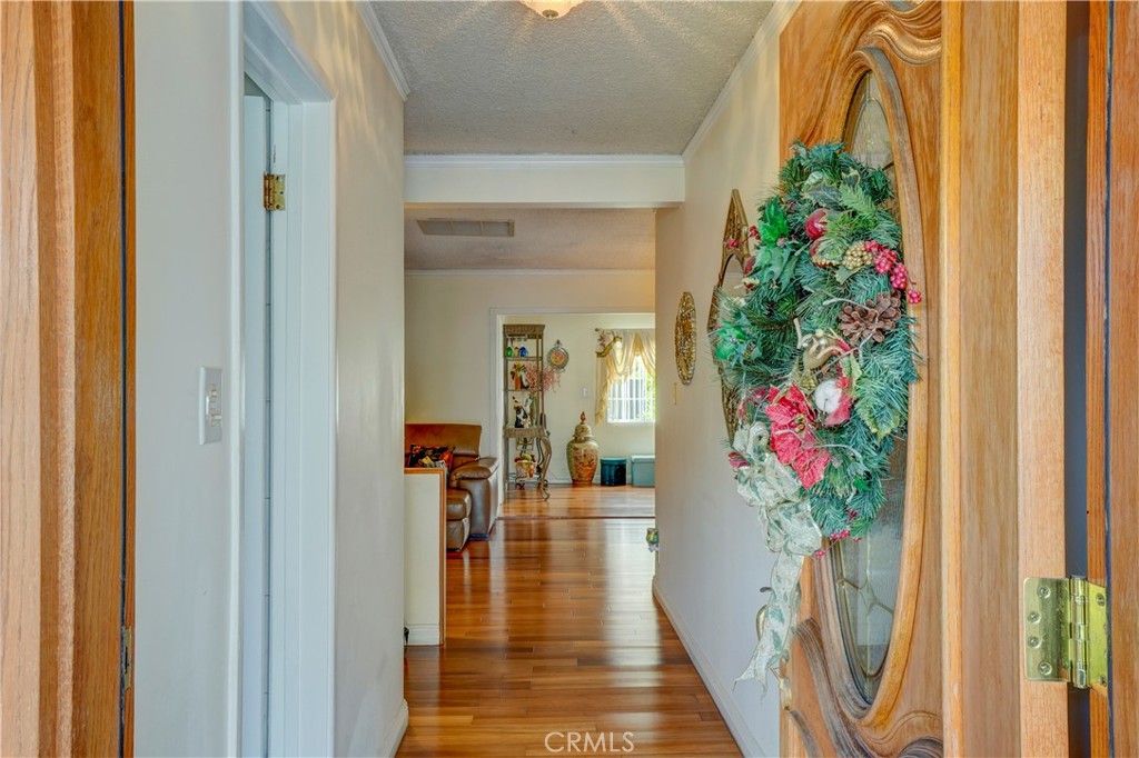 7115 Park Manor Avenue Property Photo 8