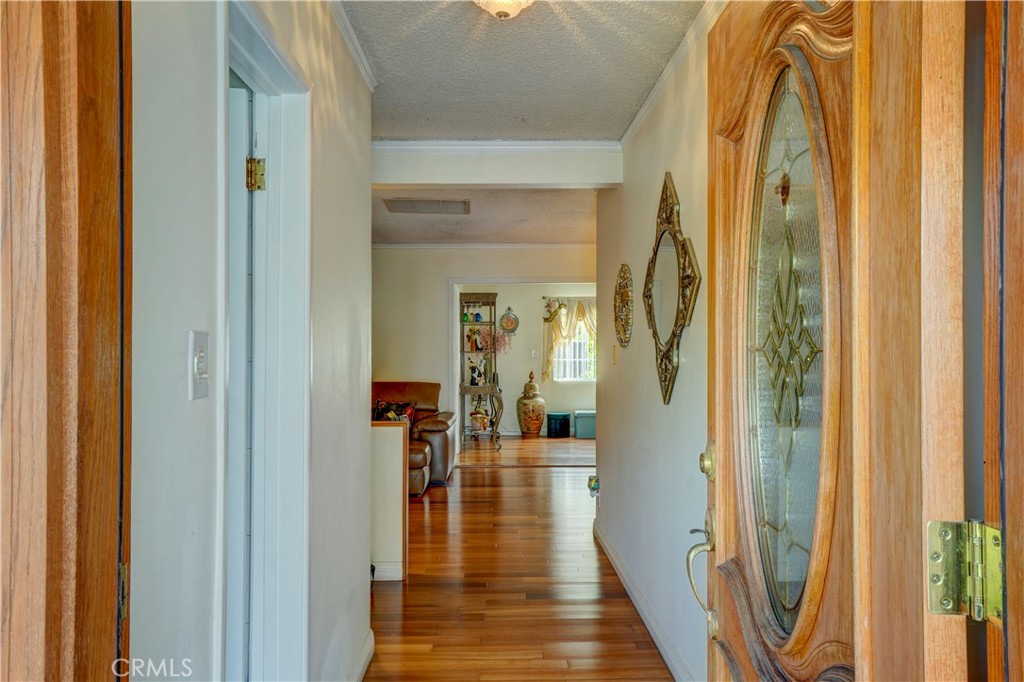7115 Park Manor Avenue Property Photo 9